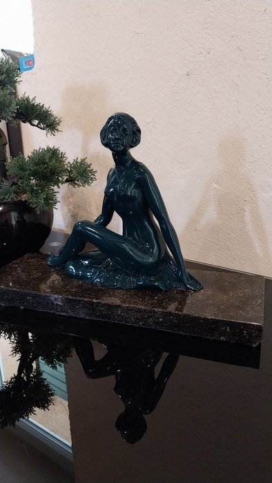 Skulptur, Pose d une femme - 25 cm - Marmor, Zamak-Legierung