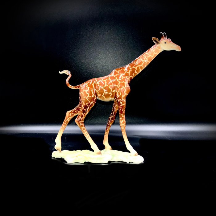 Goebel, Germany - "Animals of Serengeti - Large Giraffe" (21/20,5 cm) - 1982 - Figurine - Porcelaine
