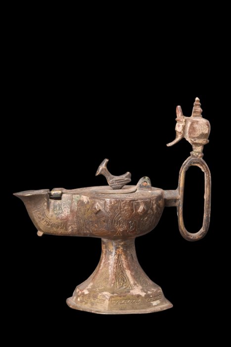 Seldschukisch/byzantinisch Bronzene Öllampe mit Vogel-Endstück  (Ohne Mindestpreis)