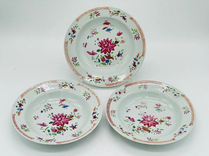 Tányér - Three famille rose plates - Porcelán