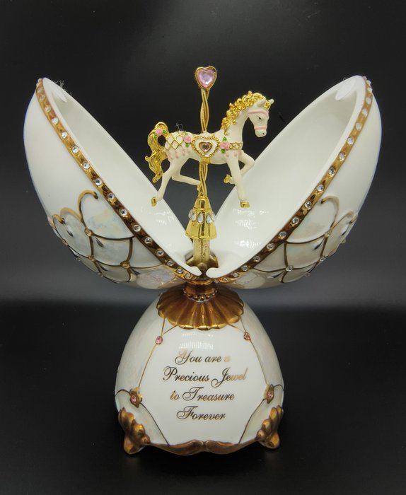 Jajo Fabergé - Porcelana