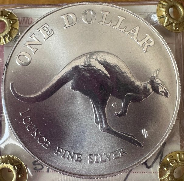 Australia. Elizabeth II. Dollar 1993 Canguro  (Ei pohjahintaa)