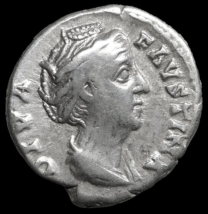 Römisches Reich. Faustina I († 140/1 n.u.Z.). Denarius " Bold portrait" Aeternitas