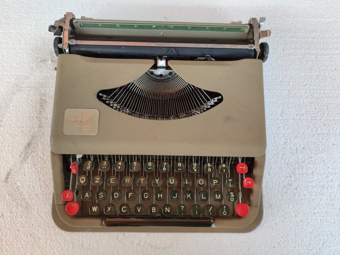Antares Parva - Máquina de escribir - 1950-1960