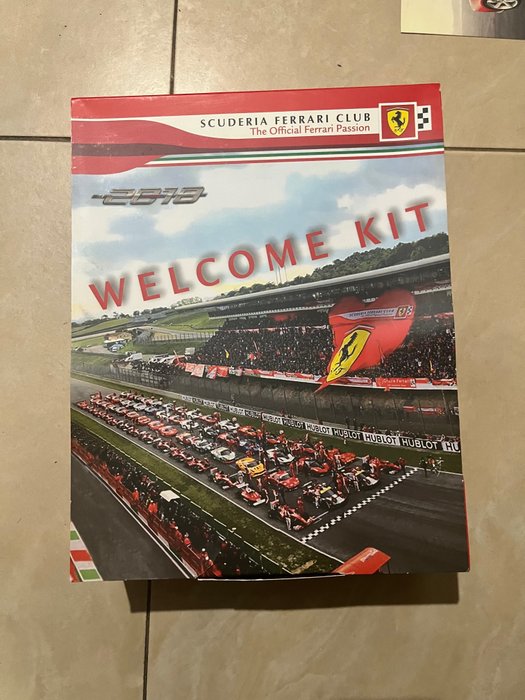 Ferrari 迎賓套裝 2019 Scuderia Ferrari Club 會員一級方程式賽車 - Ferrari - Welcome kit 2018 Ferrari - 2018