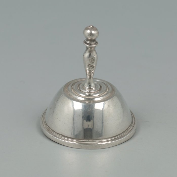 Amsterdam 1738, Frederik van Strant II - Tafelbel *NO RESERVE* - Miniature figur - Sølv