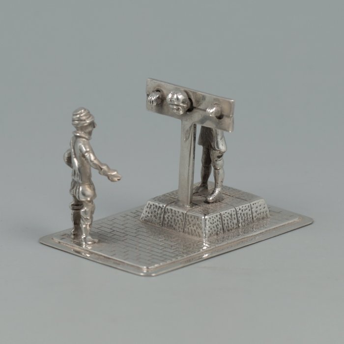 C. & A. Lesener - Schandpaal *NO RESERVE* - Miniaturfigur - Silber
