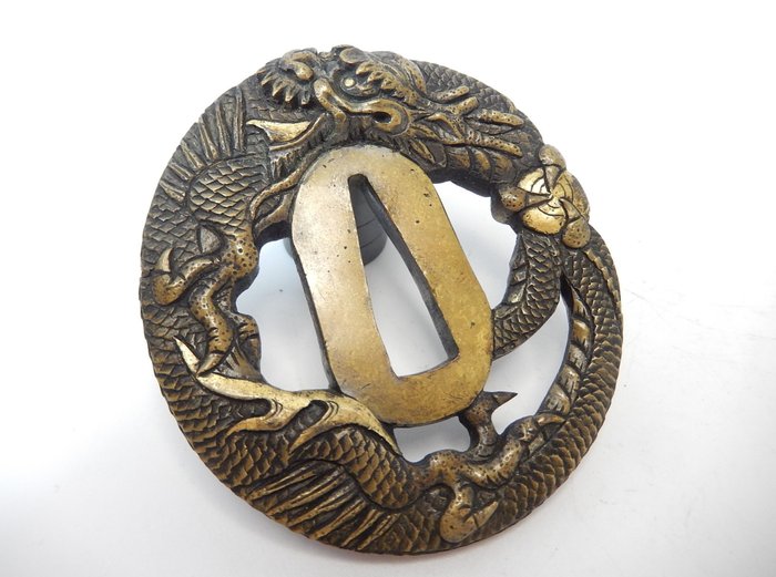 Brass, high carving, dragon figure, tsuba, arms, sword fittings,黄銅　高肉彫　龍図　鍔　武具　刀装具 - Copper - Japan - Edo Period (1600-1868)