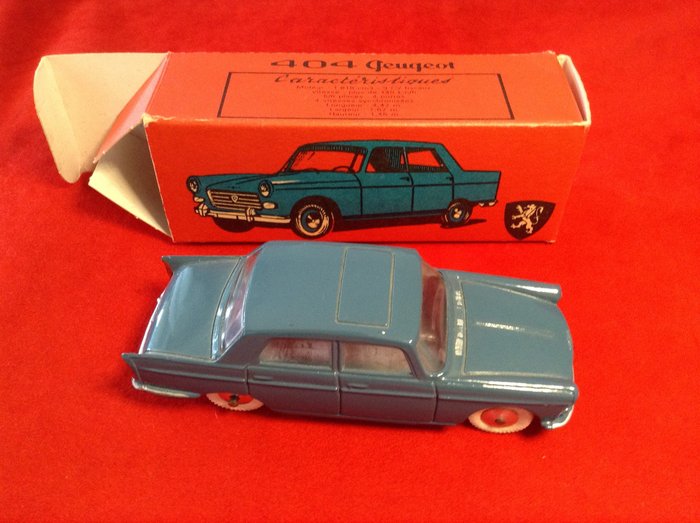 Quiralu 1:43 - Modellauto - Quiralu Replicas realized in the end of the Eighites first Nineties - Peugeot 404 Limousine Berline 1965 – mittleres französisches Blau