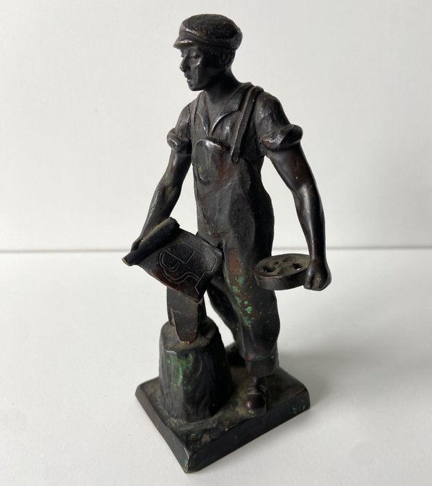 Gustav Adolf Bredow (1875 – 1950) - Skulptur, Smid - 13.3 cm - Bronse