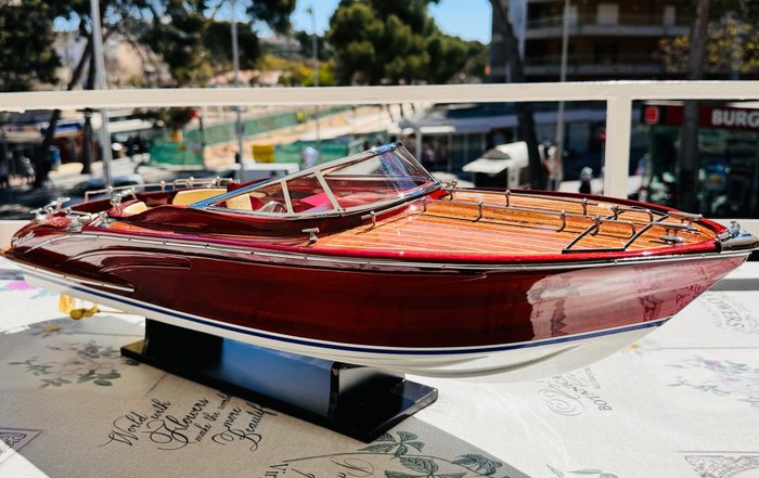 maquette de luxe Riva model RIVARAMA 67cm bois 1:12 - Machetă barcă