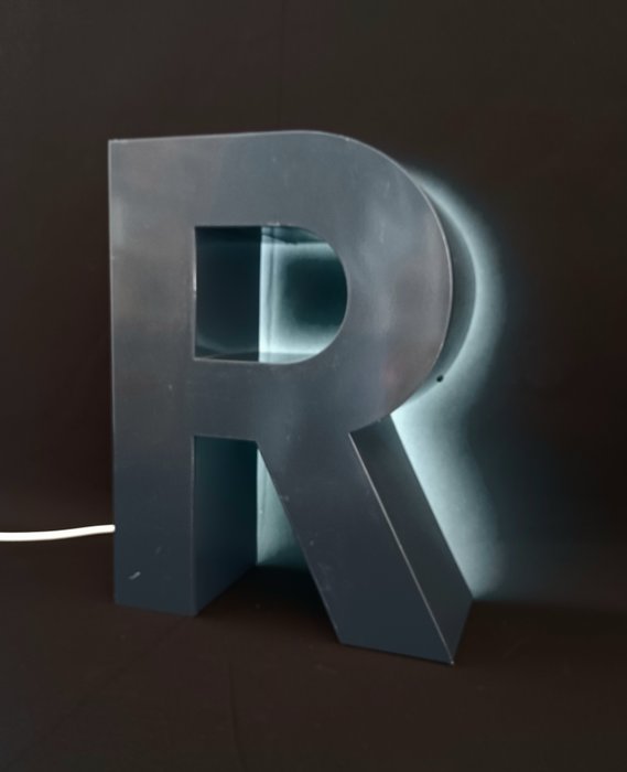 Buchstaben R - Lampe - Metall