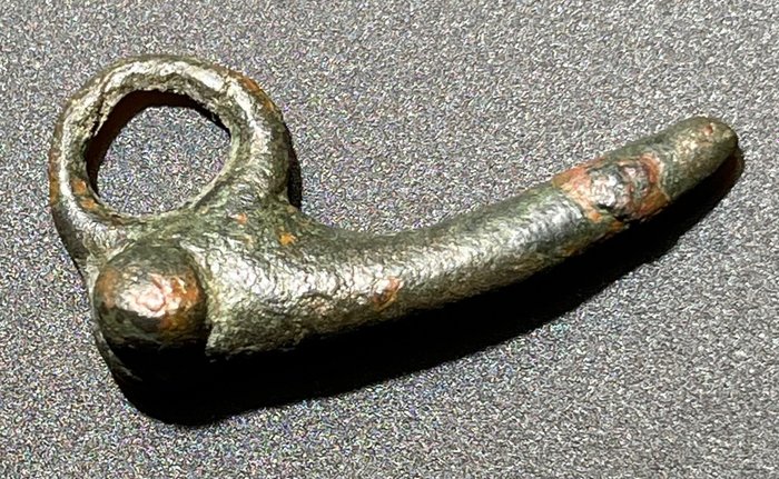 Romerska antiken Brons Amulett formad som en Phalus-symbol för erotik och fertilitet. Med en österrikisk export