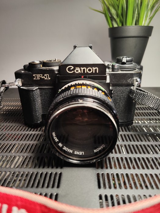 Canon F-1 New + FD 1,4/50mm S.S.C. | Αντανακλαστική φωτογραφική μηχανή με μονό φακό (TLR)