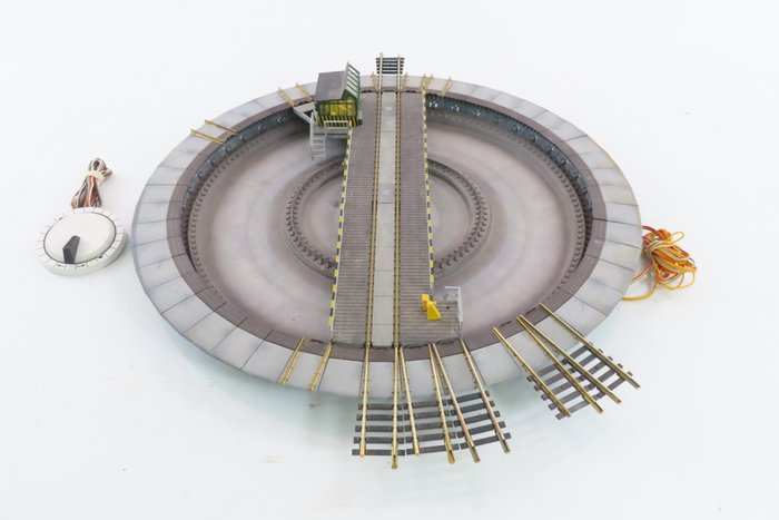 Fleischmann H0 - 6052 - Vías de modelismo ferroviario (1) - Plato giratorio eléctrico 6 carriles de entrada/salida