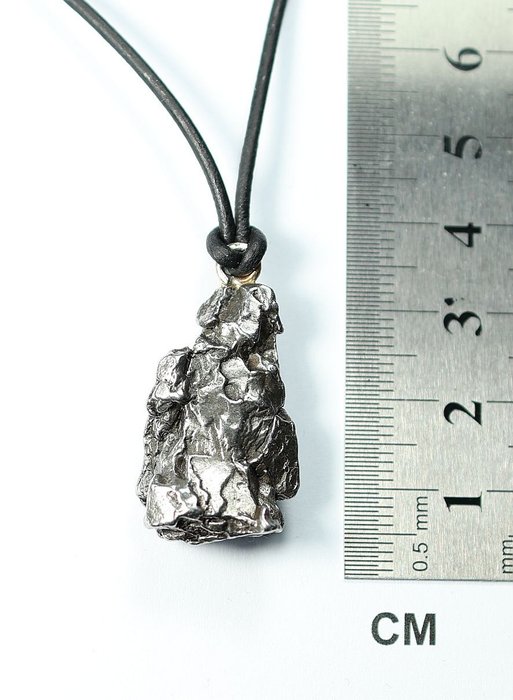 Hängande meteorit Campo del Cielo Grov oktaedrit (järnmeteorit) - 15.12 g - (1)