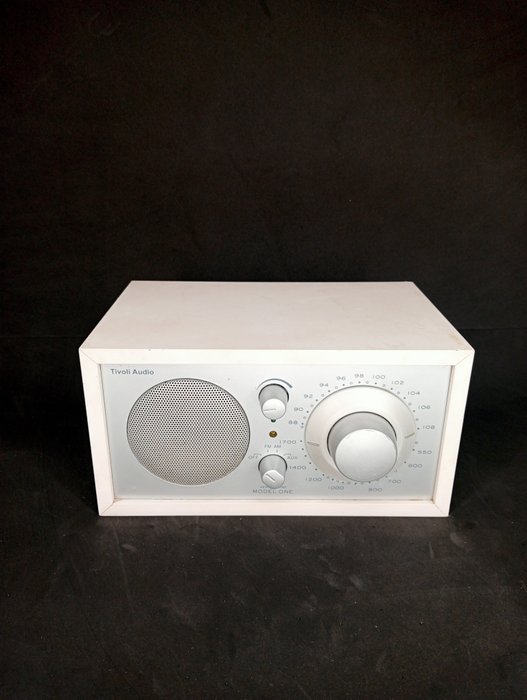 Tivoli Audio by Henry Kloss & Tom DeVesto - Model One - 收音機