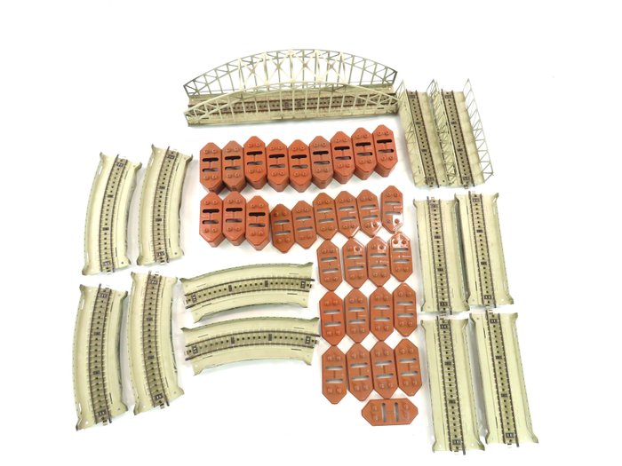 Märklin H0轨 - 7064/7162/7165/7163/7167/7168 - 模型火车桥梁零件 (40) - 40 块桥梁，包括桥梁/坡道部分以及拱桥和柱子