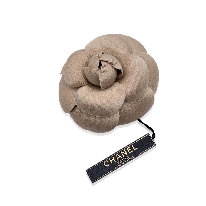 Chanel - Vintage Beige Fabric Camelia Camellia Flower Brooch Pin - Spilla