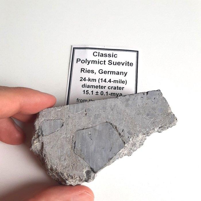 Rieskrater-Suevit. Meteoriteneinschlag in Deutschland. Moldavit-Ereignis - 157 g