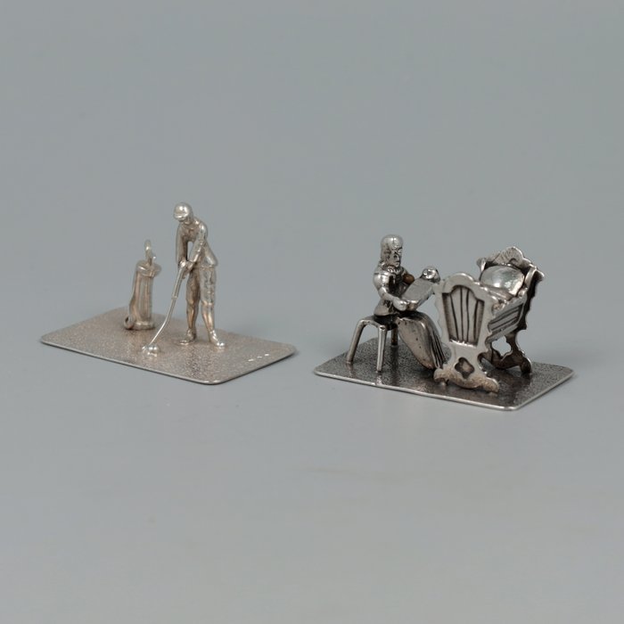 *NO RESERVE* - Golfer en Vrouw bij de Wieg - Miniatuur figuur  (2) - Zilver