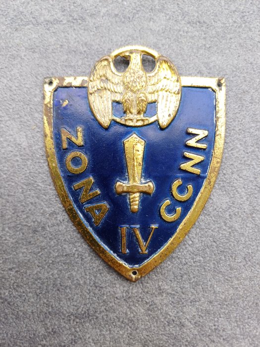 Włochy - Medal - Scudetto omerale fascista IV° zona camice nere Venezia tridentina (Verona)