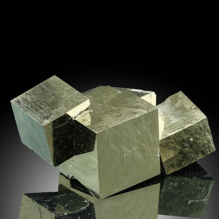Hög kvalitet! Pyrit kristallkluster - Höjd: 5.6 cm - Bredd: 3.1 cm- 124 g