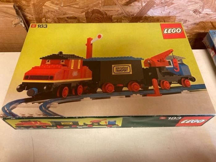 Lego - Complete Train Set with Motor and Signal - 1970-1980