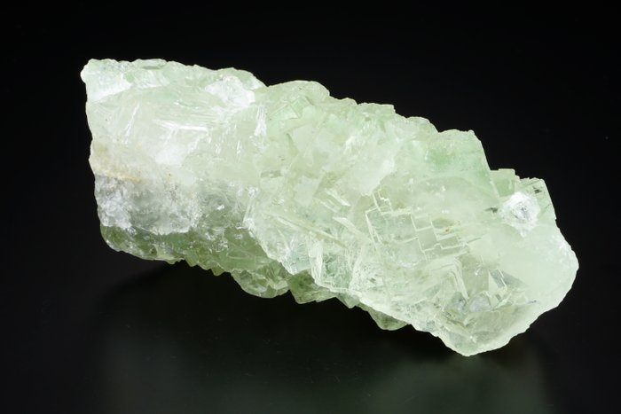 Lime zöld FLUORIT ritka helyről - csontváz - Magasság: 104 mm - Szélesség: 55 mm- 346 g
