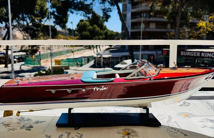maquette de luxe Riva model ARISTON 67cm bois 1:12 - Modelbåd
