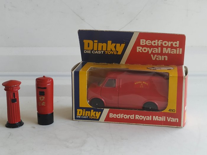 Dinky Toys, Dinky Toys, Crescent Toys 1:48 - Van-Modell - Original First Issue - First Serie Mint Model Bedford Royal Mail E II R Van no.410 - In Original - Crescent Toys 2 x Mint Models Briefkasten Royal Mail E II R Nr. 1620 & 1623 – 1955/'58