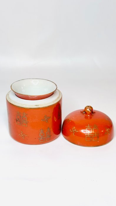 Abgedeckter Topf mit Besteck darin - Porzellan - China - Qing Dynastie (1644-1911)
