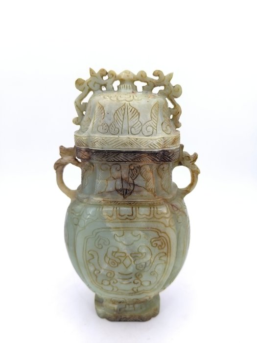 帶蓋花瓶 - 玉, 玉石（未測試） - 中國 - 清朝（1644-1911）