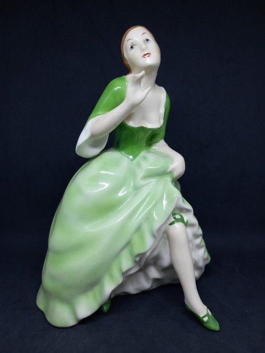 Royal Dux - Figurin - Lady with green dress - Porslin