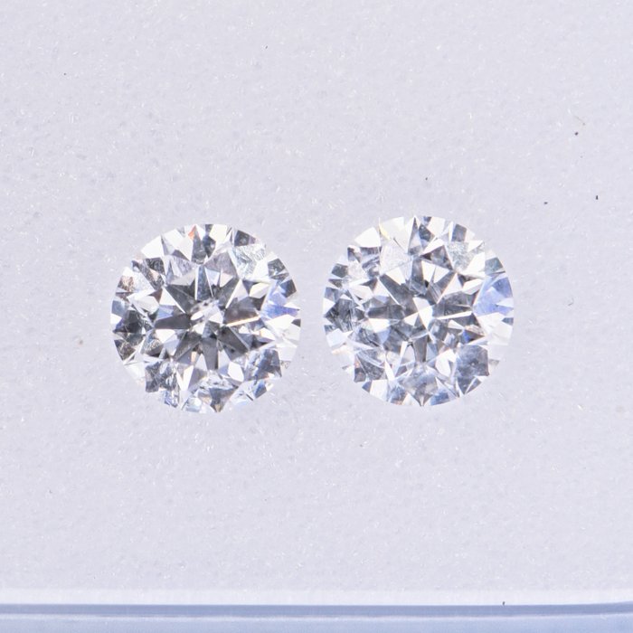 2 pcs Diamant - 0.68 ct - Rund - D (farblos) - SI1 Triple Excellent  **No Reserve Price**