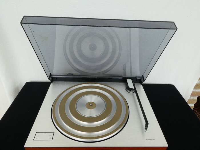 Bang & Olufsen - Beogram 1900 draaitafel, Beovintage gereviseerd, nieuwe snaar en inclusief geteste naald/element. Gira-discos