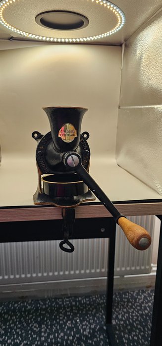 Spong - Kaffekværn -  kaffemølle - støbejern