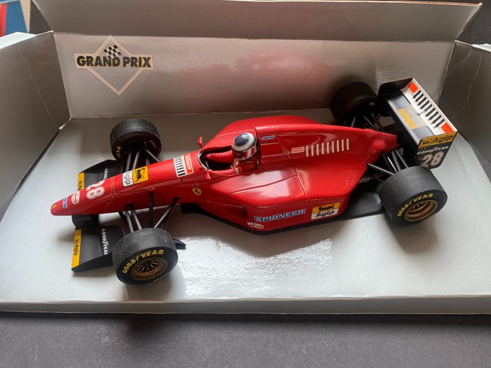 Minichamps 1:18 - Modelracerbil - Ferrari 412T1 - Gerhard Berger - 1994