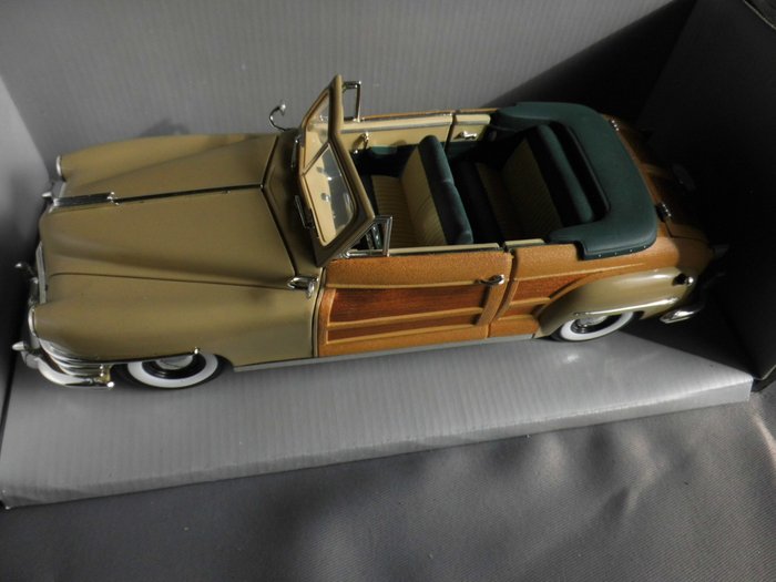 Motor City Classics 1:18 - Voiture miniature - Chrysler Town & Country 1948 - Ref.5001