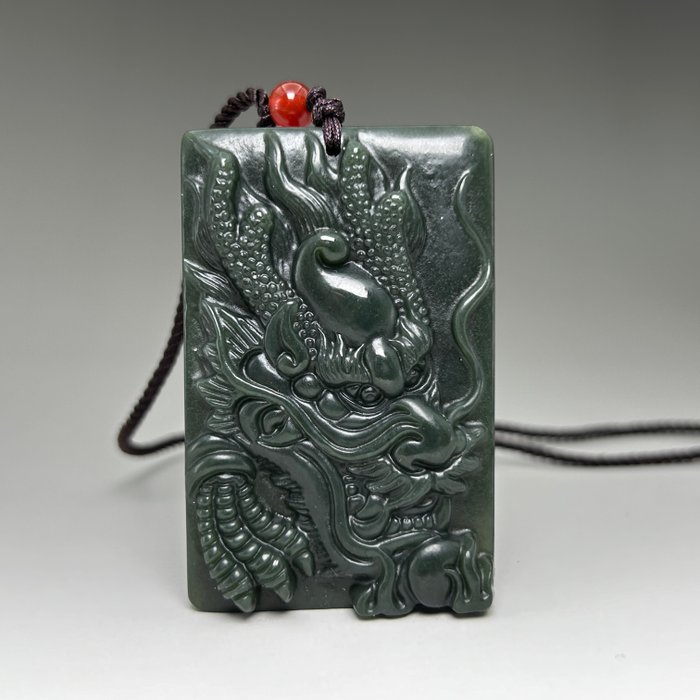 Great Dragon Pendant - Jade nefrita - China  (Sin Precio de Reserva)