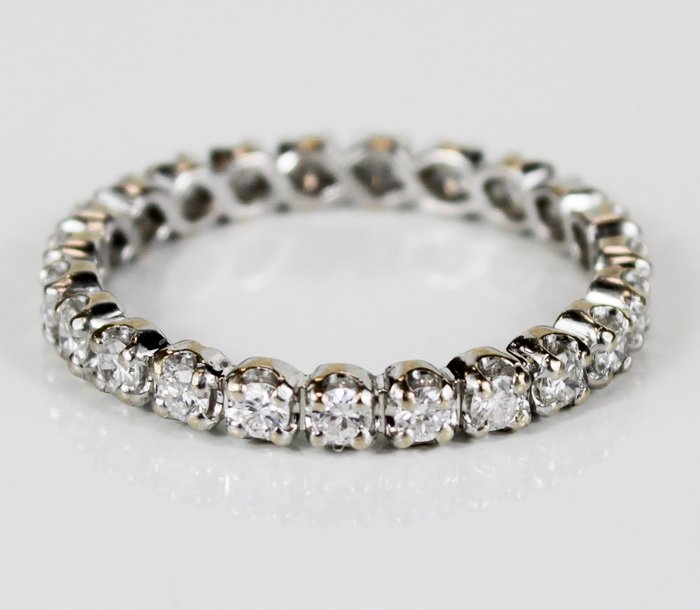 Ring - 18 karat Hvitt gull -  0.69 tw. Diamant  (Naturlig) 