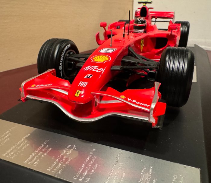 Hot Wheels 1:18 - 模型赛车 - Scuderia Ferrari Marlboro F2007 N°6 - 基米·莱科宁 (Kimi Raïkkönen) 发表 2007 年世界冠军法拉利最后一个车手冠军头衔