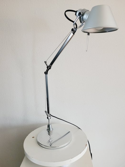 Artemide - Giancarlo Fassina & Michele de Lucchi - Lámpara de escritorio - Tolomeo Tavolo - Aluminio