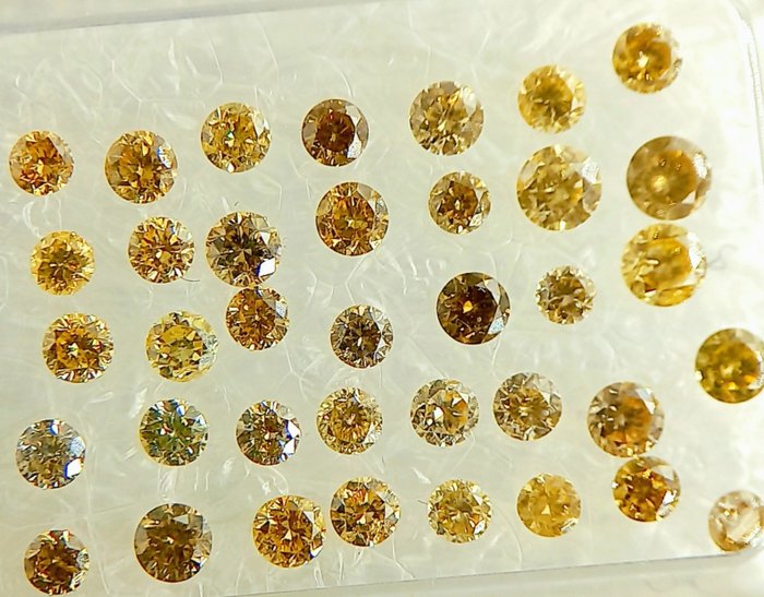 37 pcs Diamantes - 1.03 ct - Brilhante - Amarelo alaranjado e acastanhado elegante - I1, VS1, No reserve!