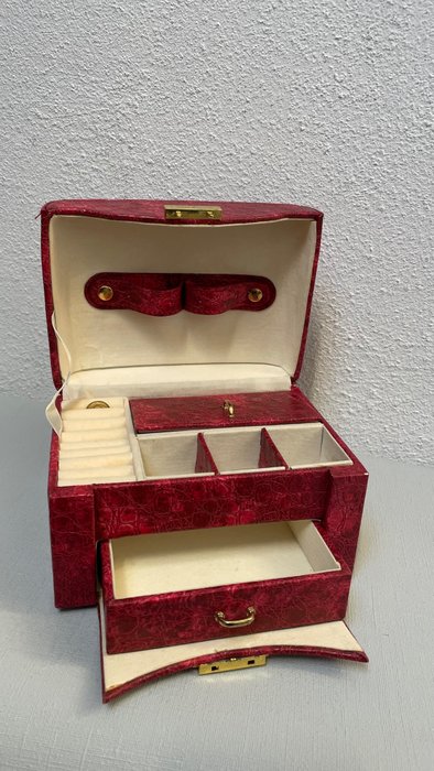 珠宝盒 - 带钥匙的珠宝盒 - 皮革