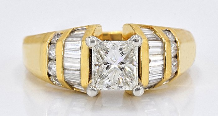 Zonder Minimumprijs - 1.97 ct Diamonds - 1.02 ct central Diamond - Ring - 18 karaat Geel goud 