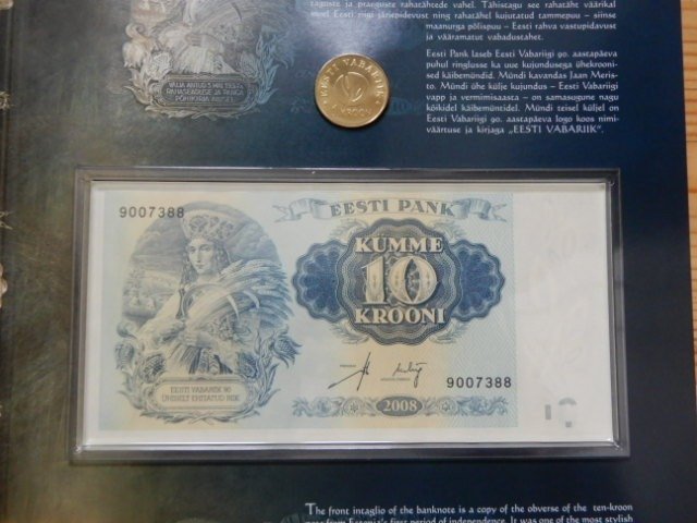 Estonia. - 10 krooni 2008 - including coin - Pick 90 - in official folder  (No Reserve Price)