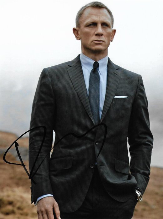 James Bond 007: Skyfall - Daniel Craig Autographed Photo with b'bc COA.