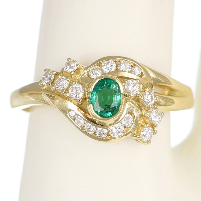 Ring - 18 kt. Yellow gold -  0.40ct. tw. Diamond - Emerald