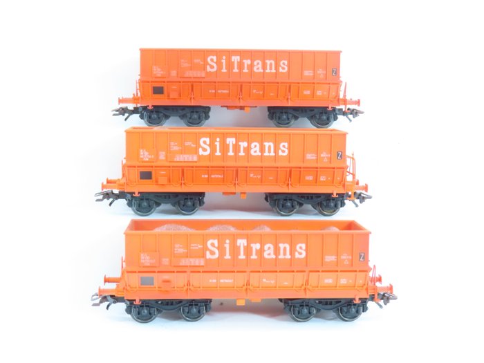 Märklin H0 - 48448 - Modellbahn-Güterwagenset (1) - 3-teiliges Set Erzwagen mit Ladung und „Sitrans“-Aufdruck - NMBS